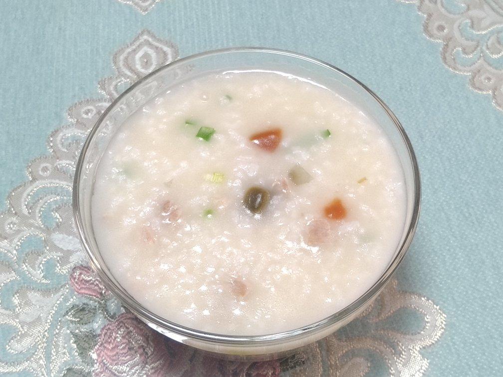 羊肚菌皮蛋瘦肉粥