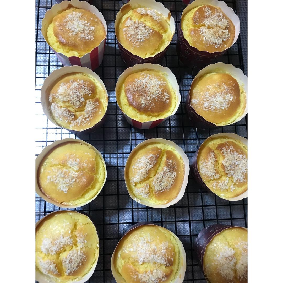 不会回缩的纸杯蛋糕