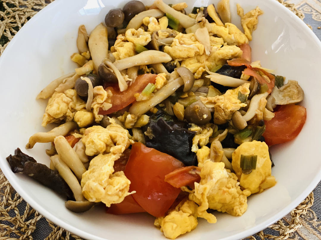 营养下饭西红柿蟹味菇炒鸡蛋