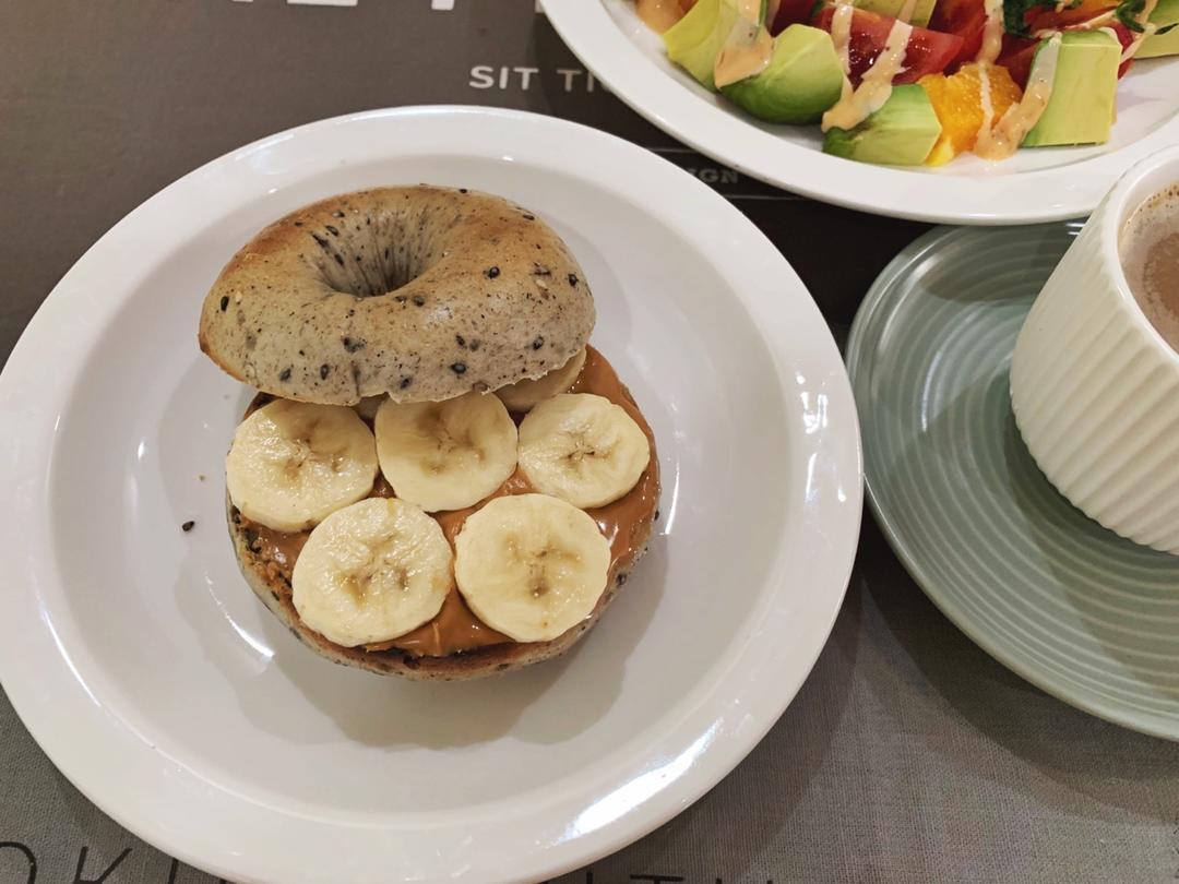 黑芝麻全麦贝果