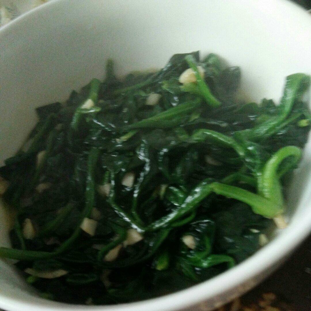 蒜蓉炒菠菜