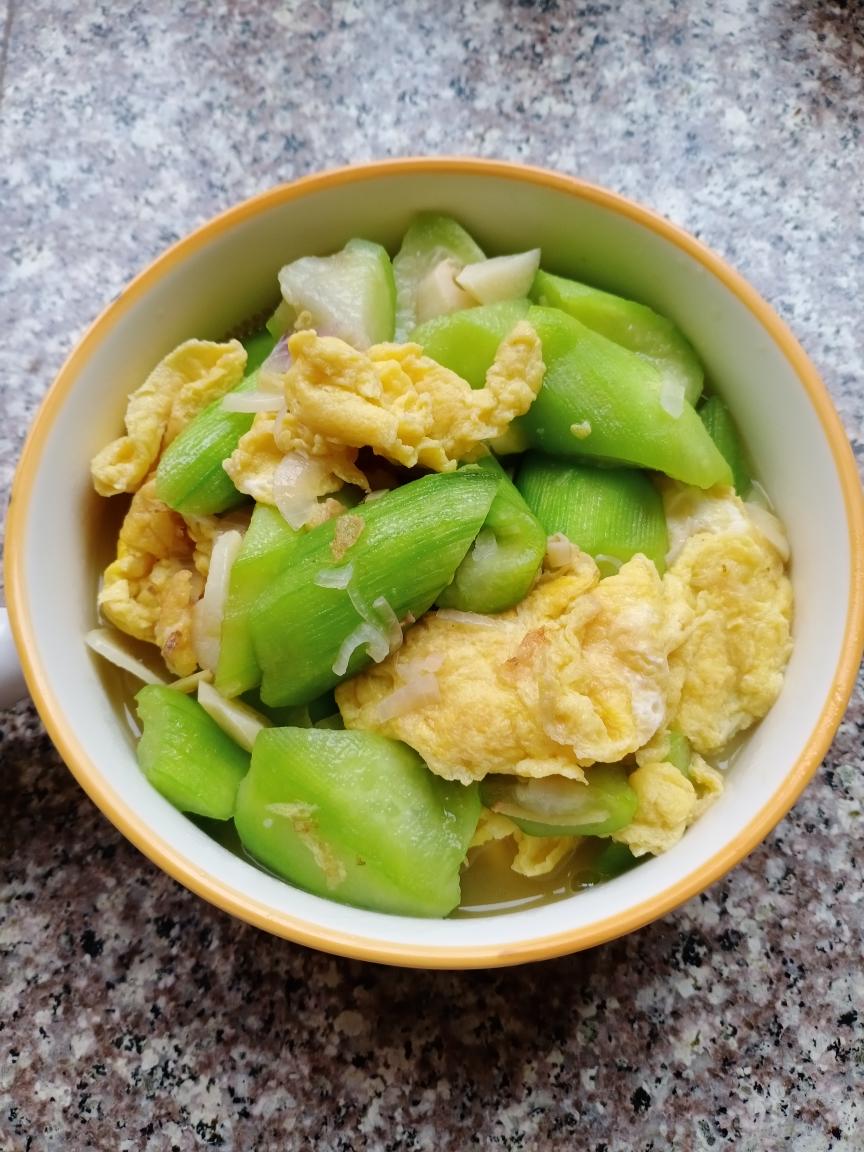 简单快手，五分钟搞定的丝瓜炒蛋