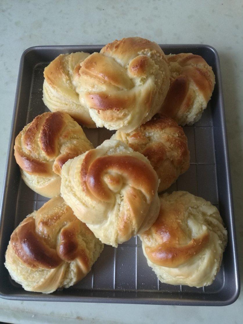 新手就能成功的【椰蓉面包卷】-手揉出膜