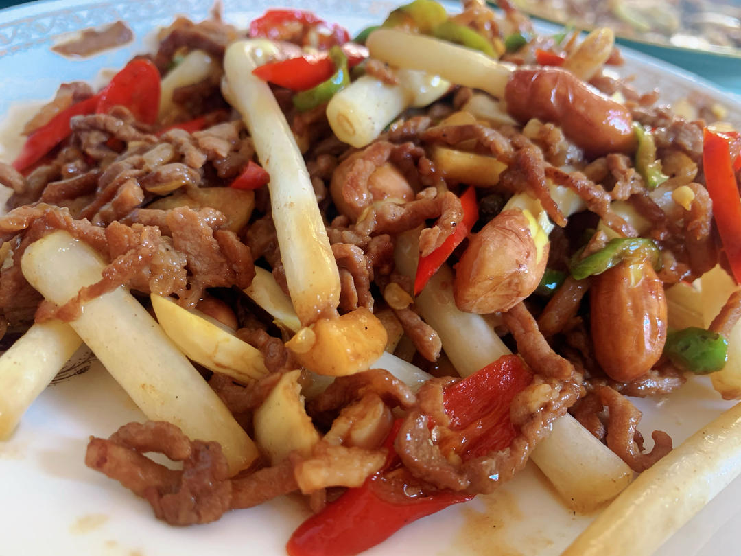 花生芽炒肉丝
