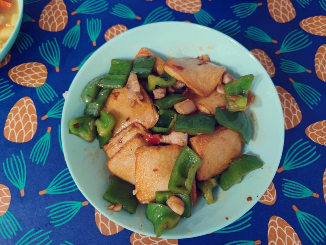 【干锅千页豆腐】10元钱烧个漂亮菜，外卖拜拜！