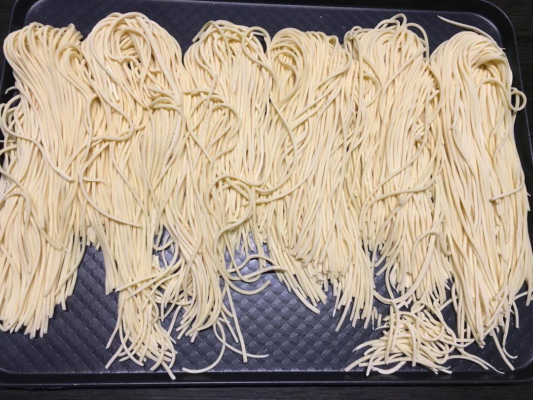 手工鸡蛋面的做法