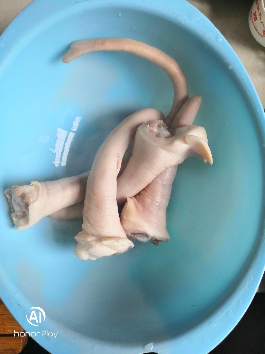 卤猪尾巴
