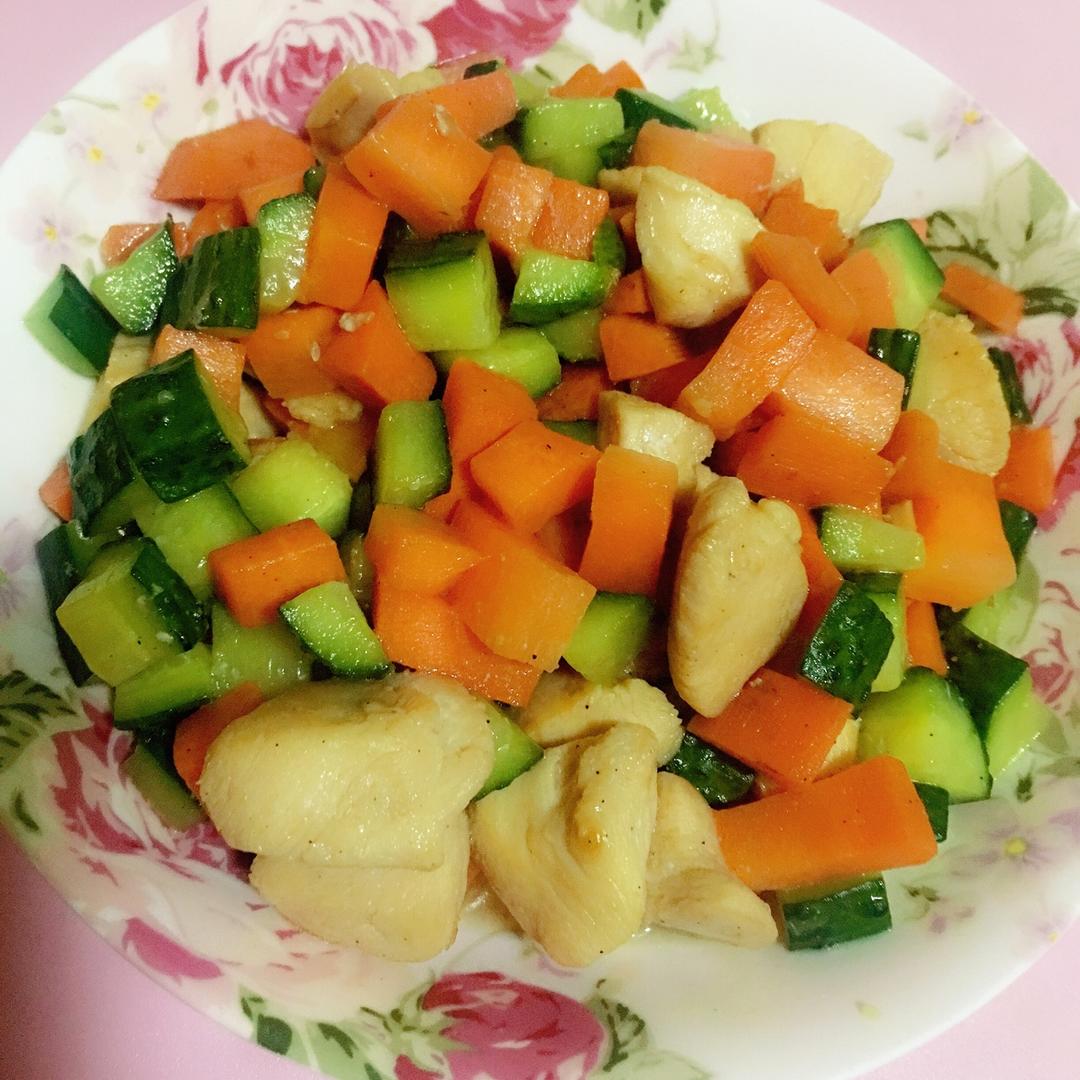 胡萝卜黄瓜鸡胸肉