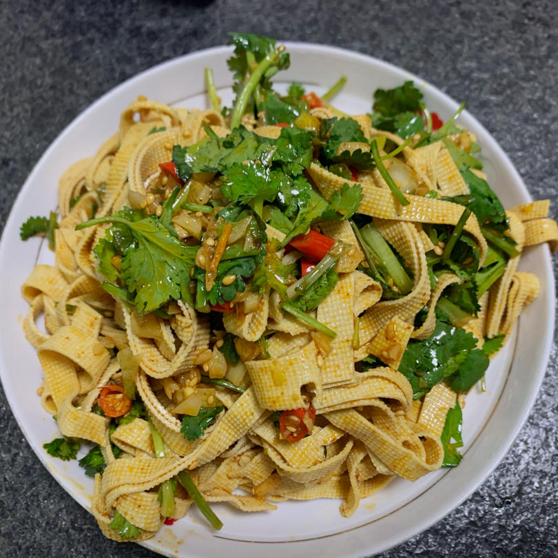 孤凉该出手时就出手做的凉拌豆腐皮