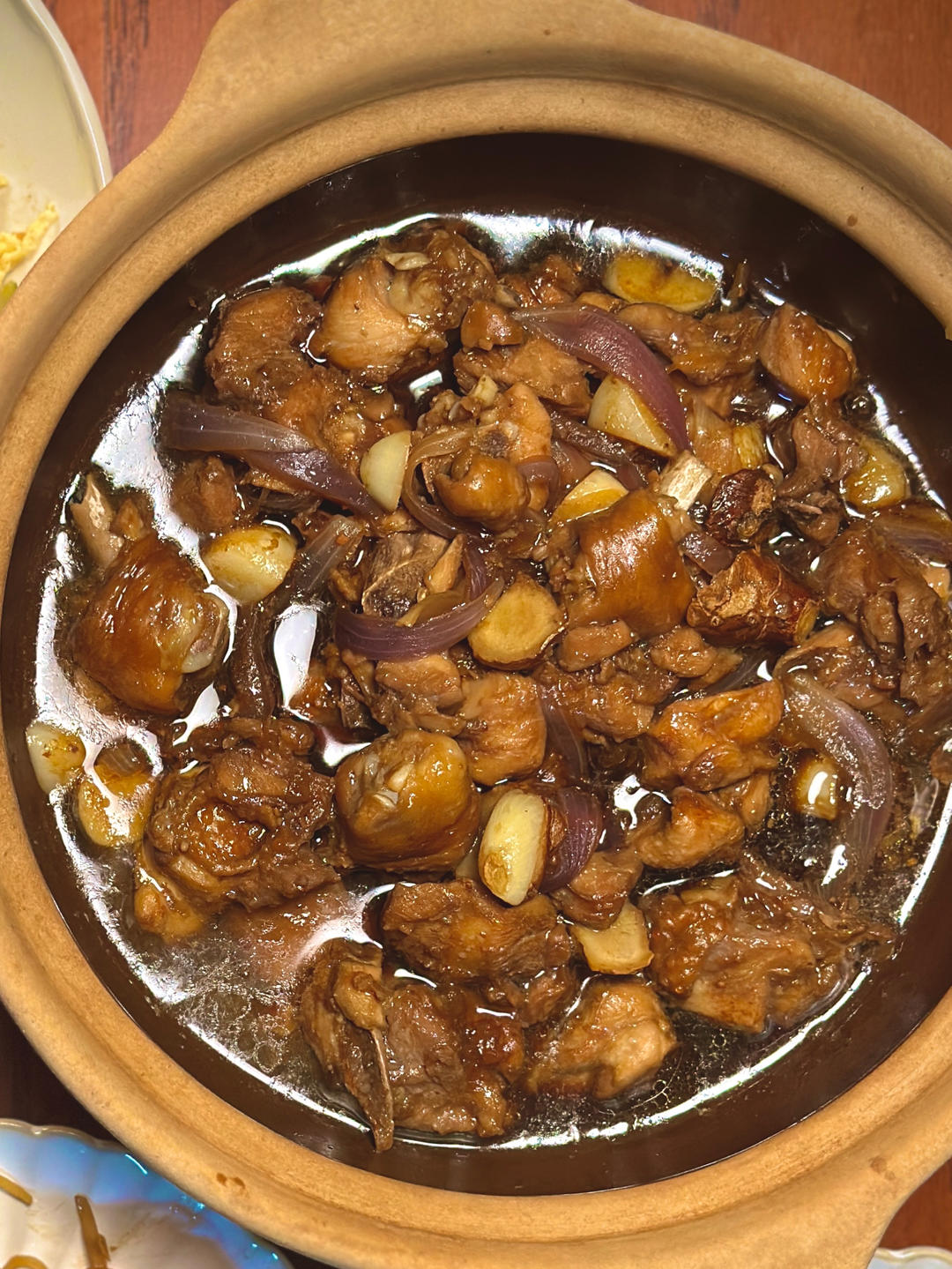 香味十足的沙姜鸡煲