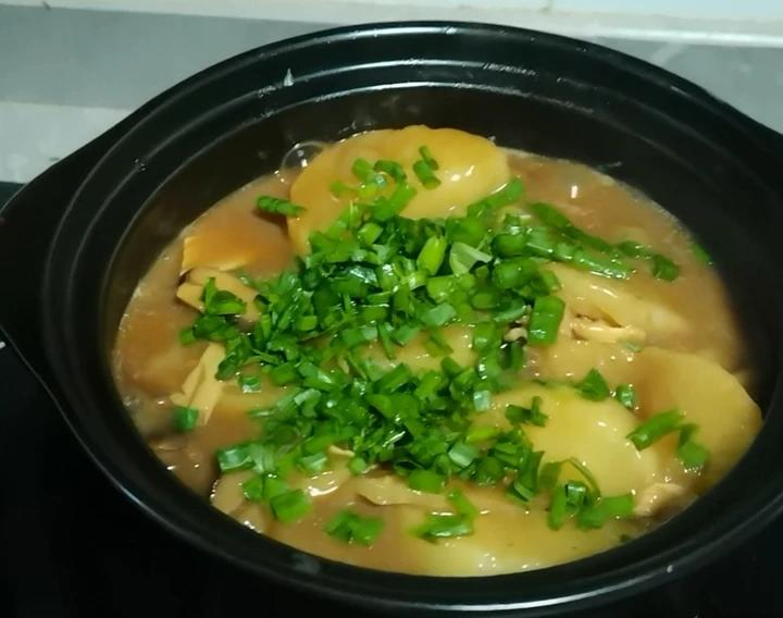 比肉好吃的【鲍汁萝卜煲】，成本5元，热乎饱全家！