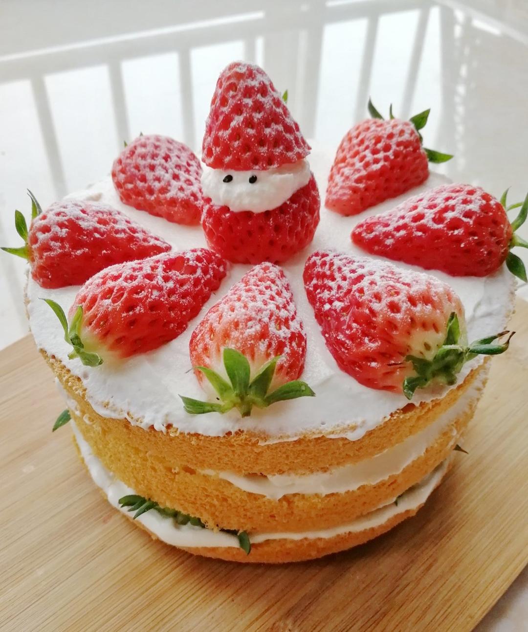 果果妈妈6做的圣诞草莓雪人 红丝绒戚风裸蛋糕