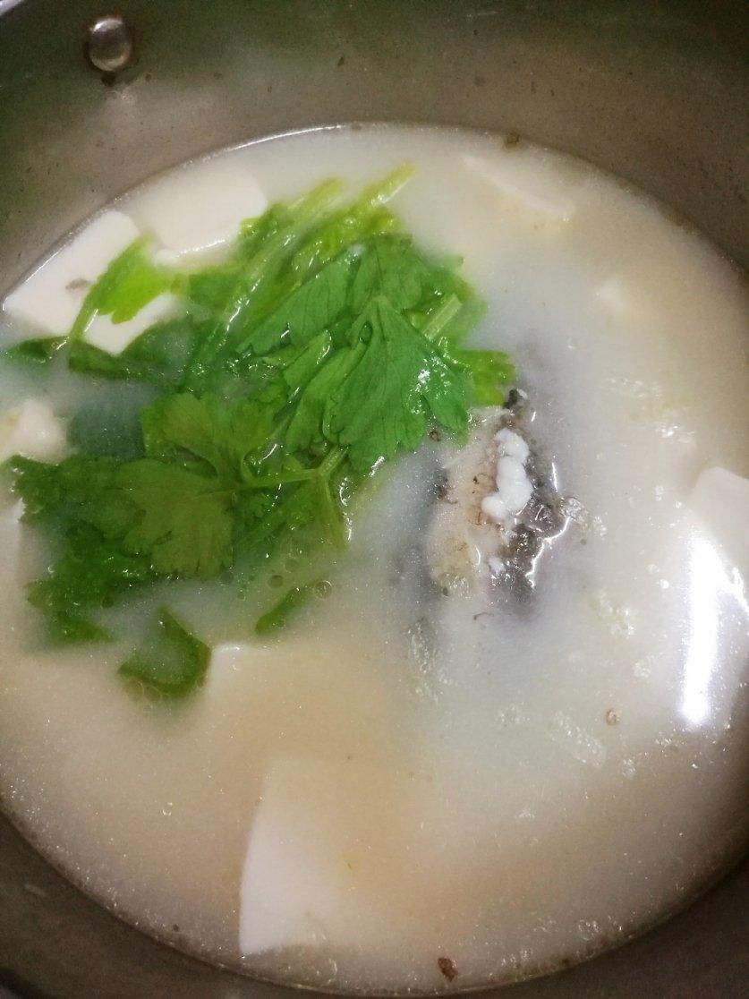 鲫鱼豆腐汤