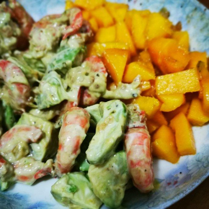 薯片牛油果大虾沙拉