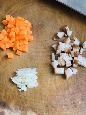鸡肉咖喱土豆（懒人一定要收藏的菜谱😄）的做法 步骤2