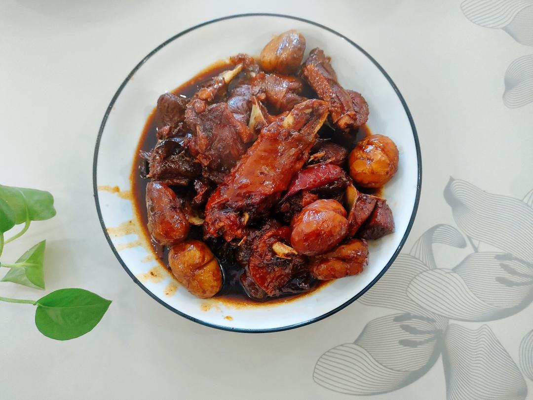 砂锅板栗老鸭煲