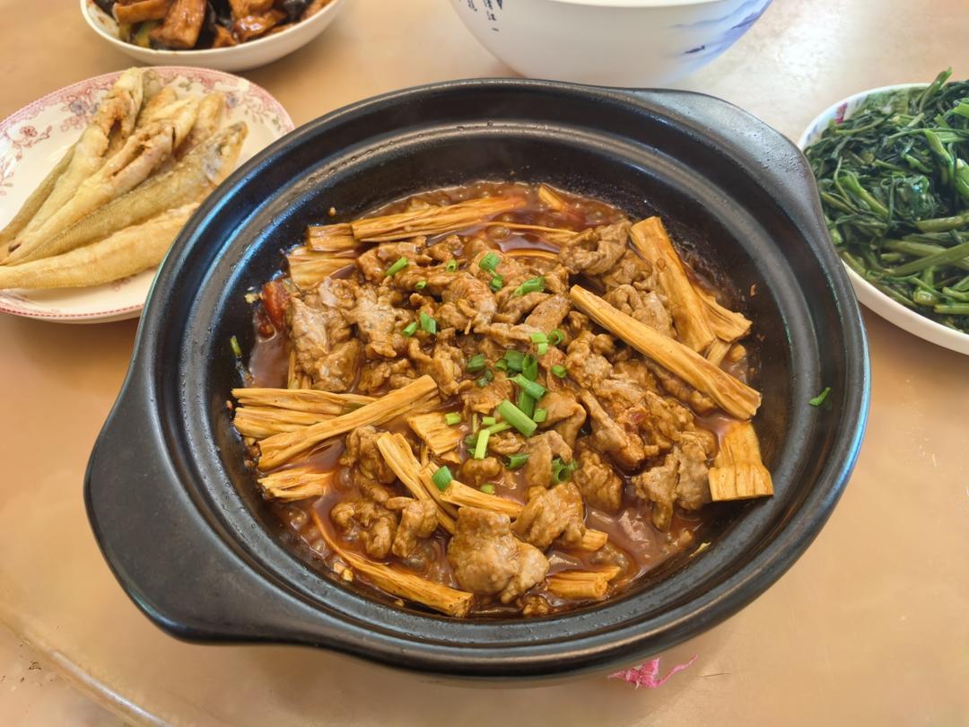 牛肉腐竹番茄煲