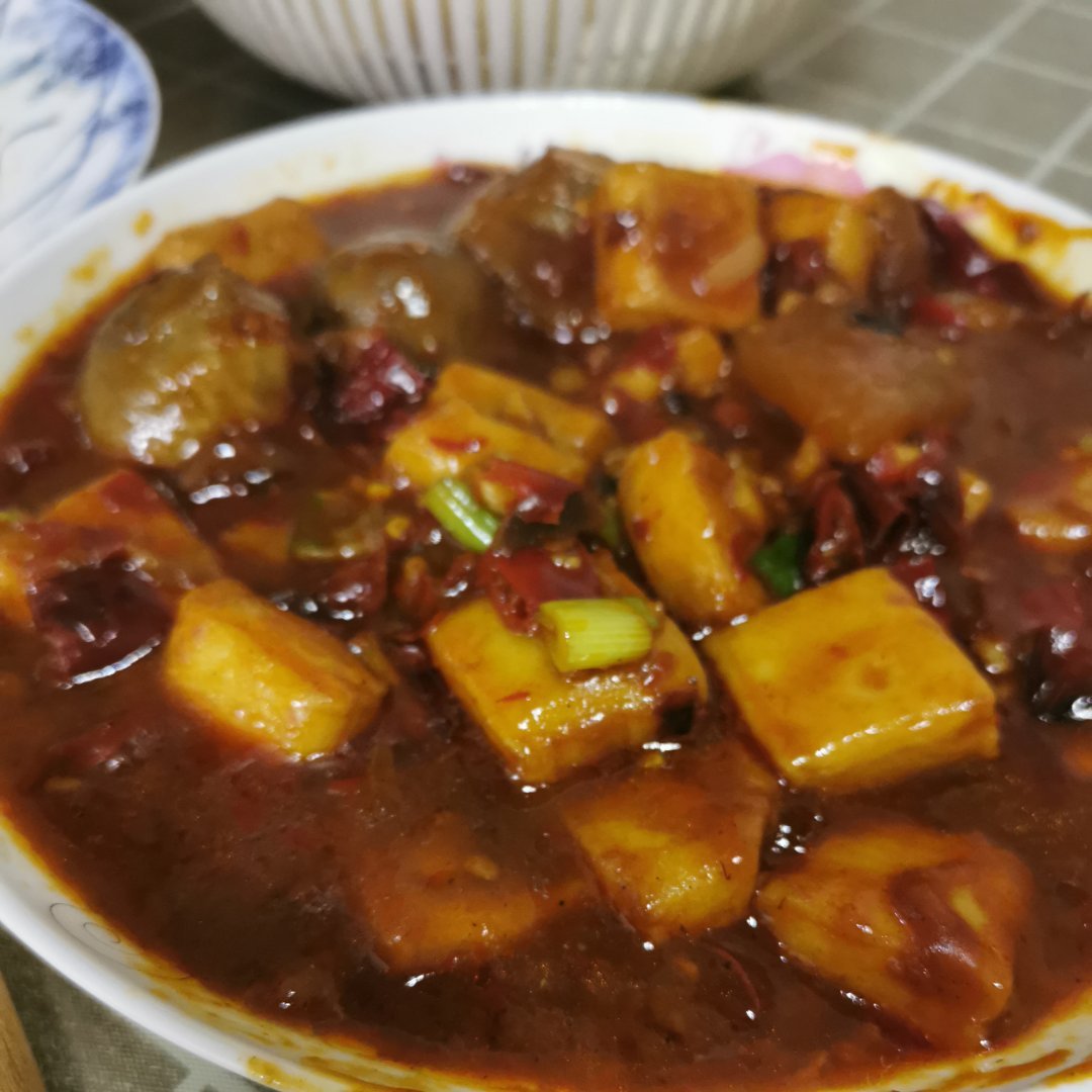 网红小食-麻辣鱼豆腐