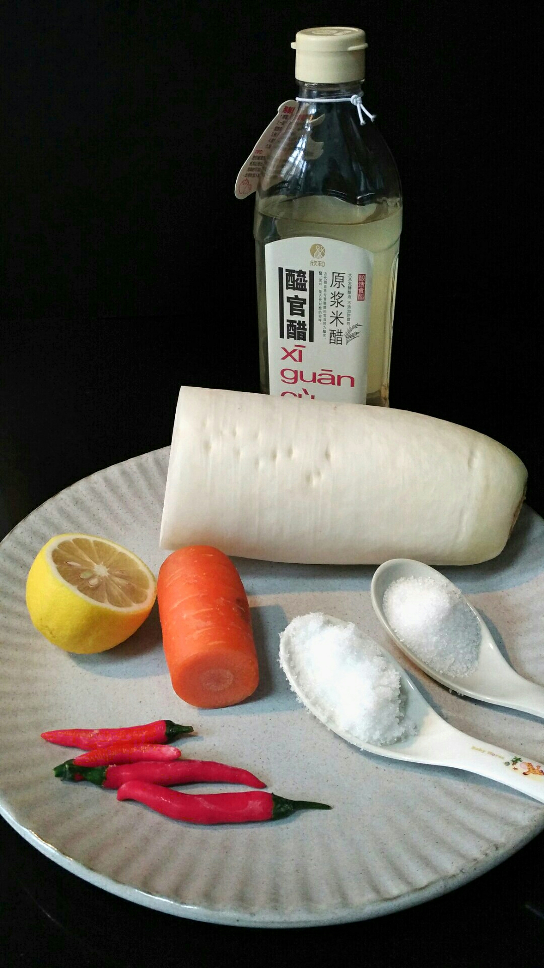 脆爽萝卜丁（开胃小菜）的做法 步骤1