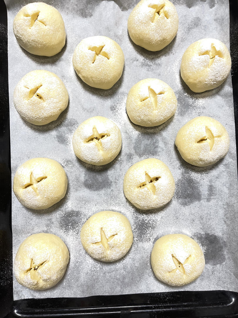 (超好吃的咸口面包）爆浆培根芝士面包