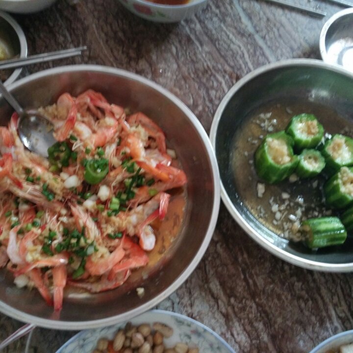 只需要五分钟就可以的美味蒜蓉蒸丝瓜