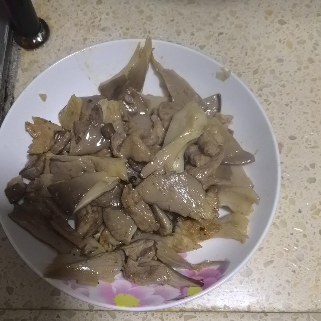 平菇炒肉片