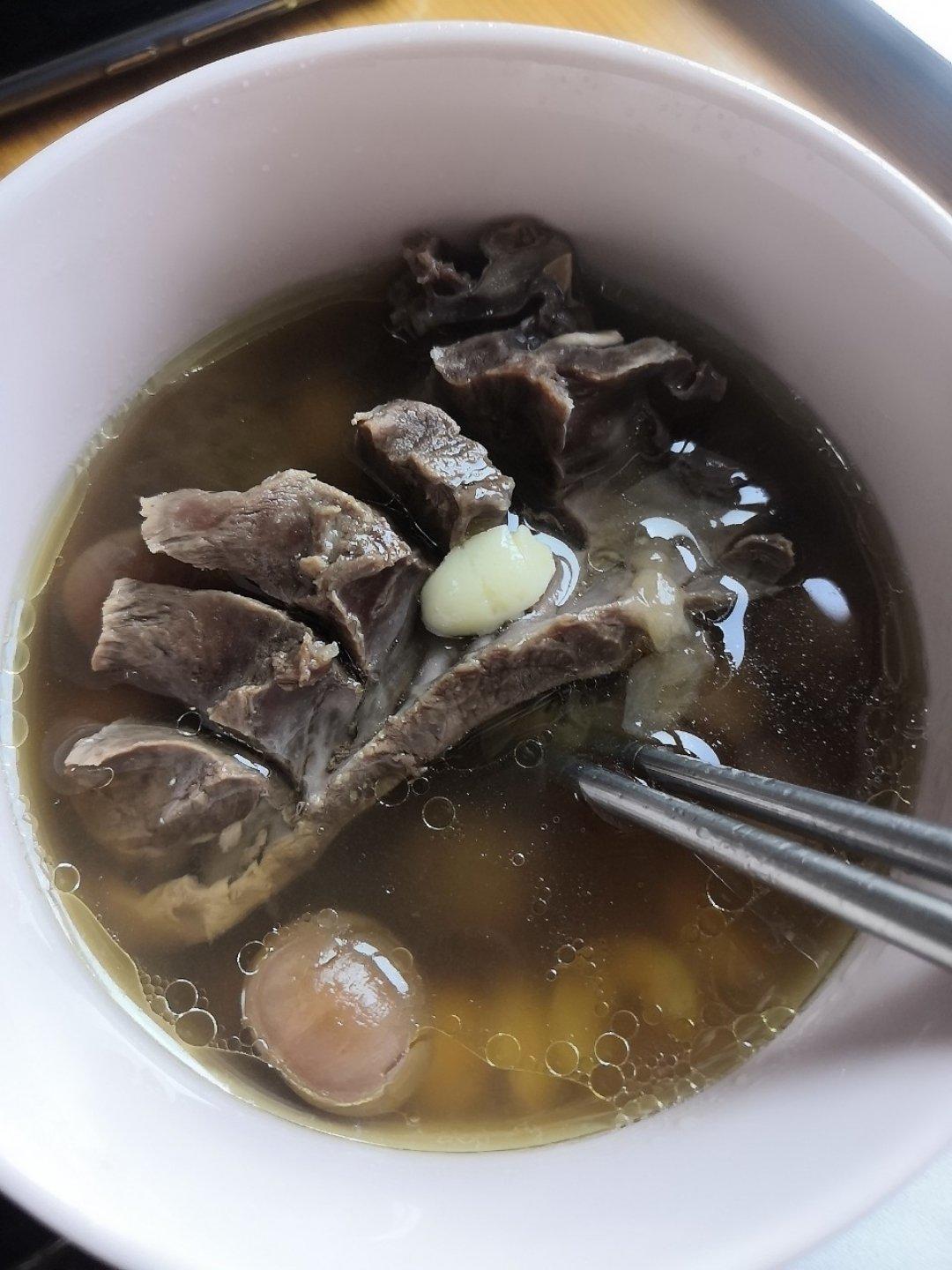 桂圆莲子猪心汤