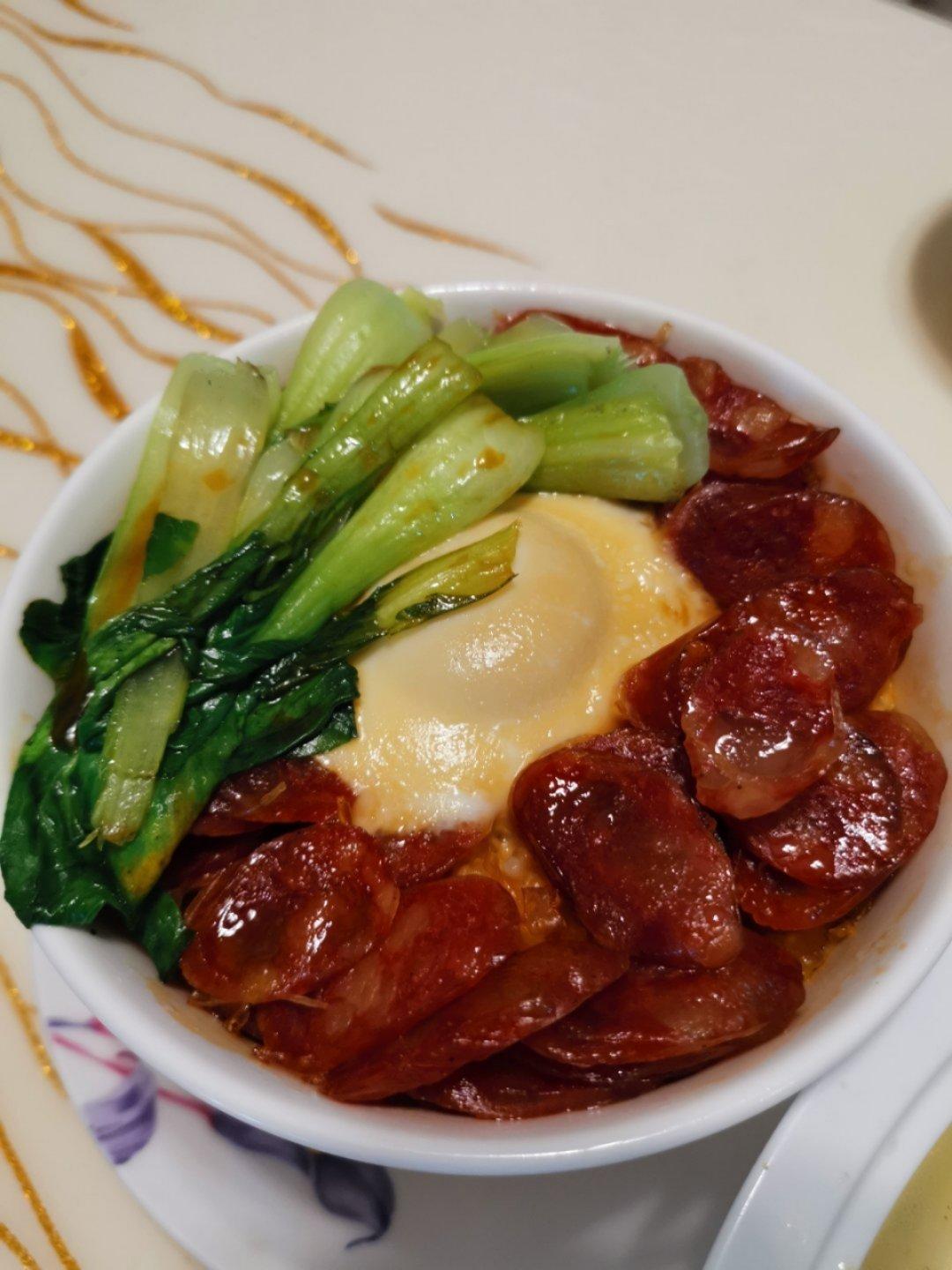 广式腊味煲仔饭