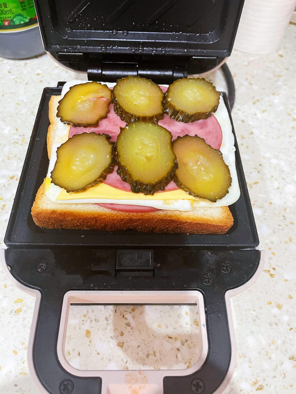 简单制作麦当劳的酸黄瓜