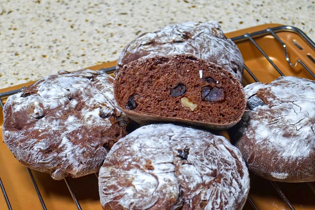 免揉面也能做出松软的巧克力布朗尼面包 不用厨师机的面包来了