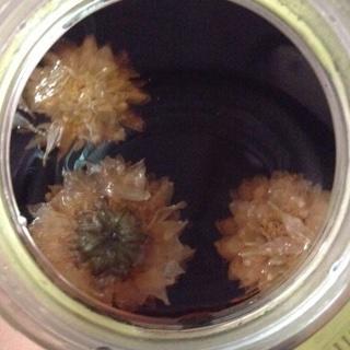 养生茶：菊花金银花罗汉果茶