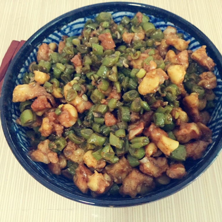 四季豆炒鸡脆骨