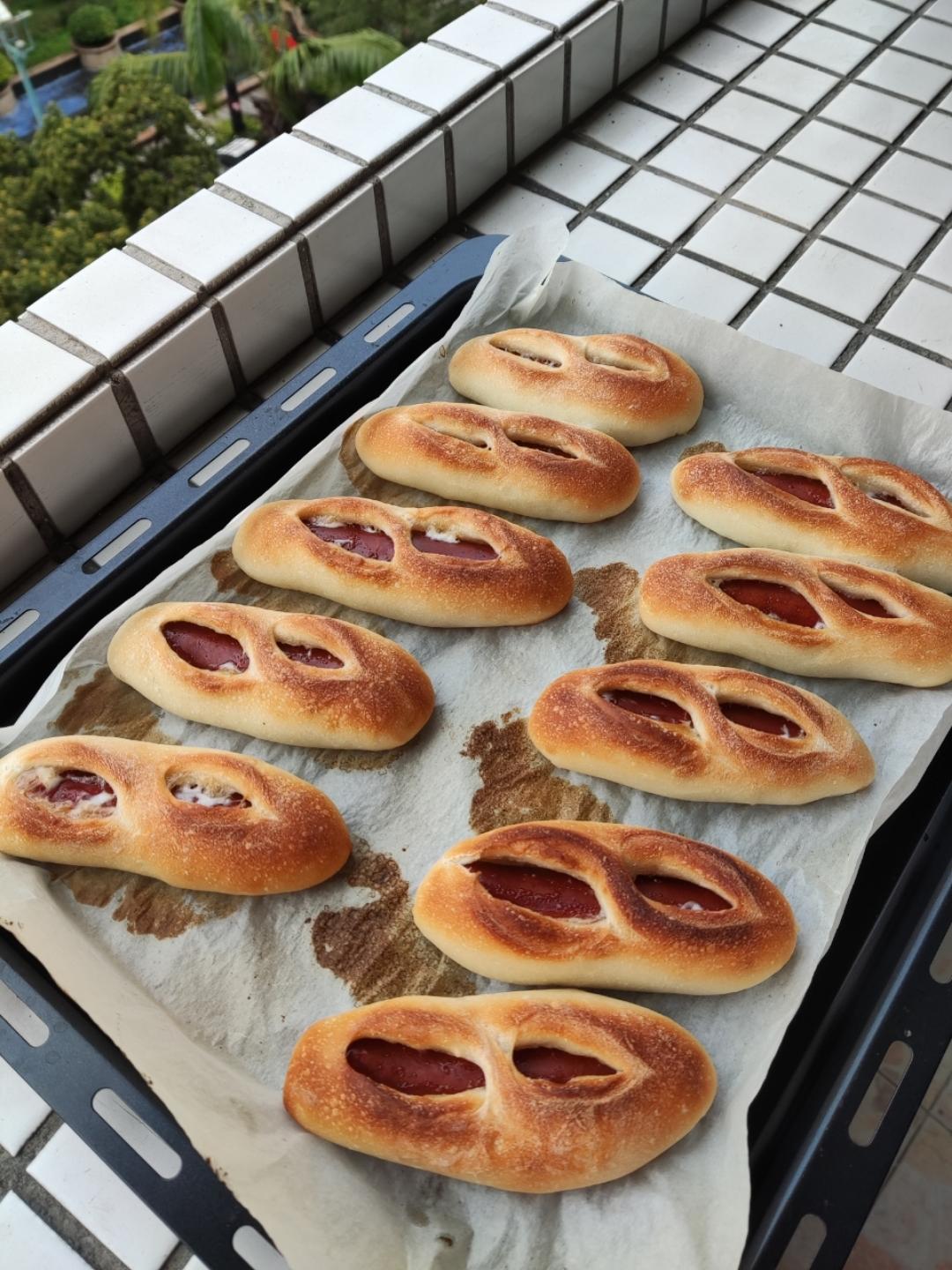 治愈甜腻的｜法式芥末籽香肠面包