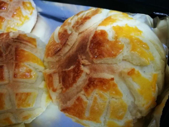 好吃到炸裂的港式菠萝包（附带制作酥皮的小视频）