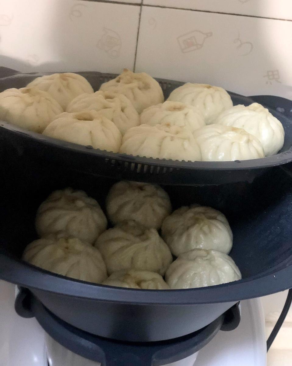 松软多汁的肉包子