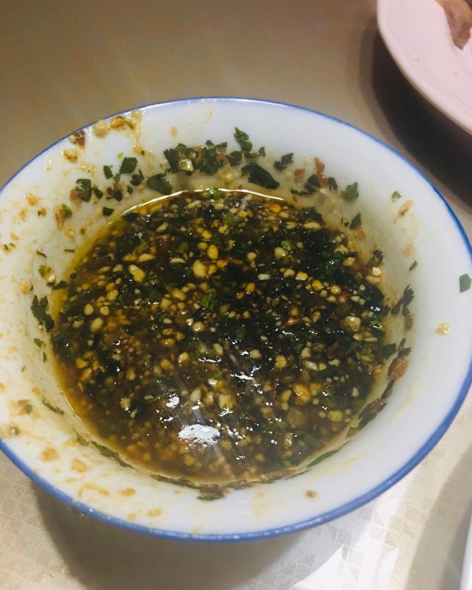 高压锅版白切牛肉（附超级香的蘸酱做法）