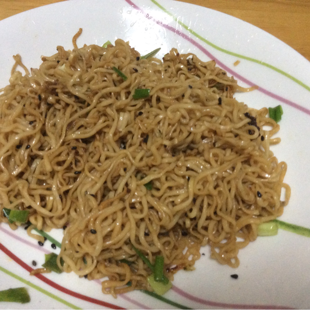 简单美味炒泡面