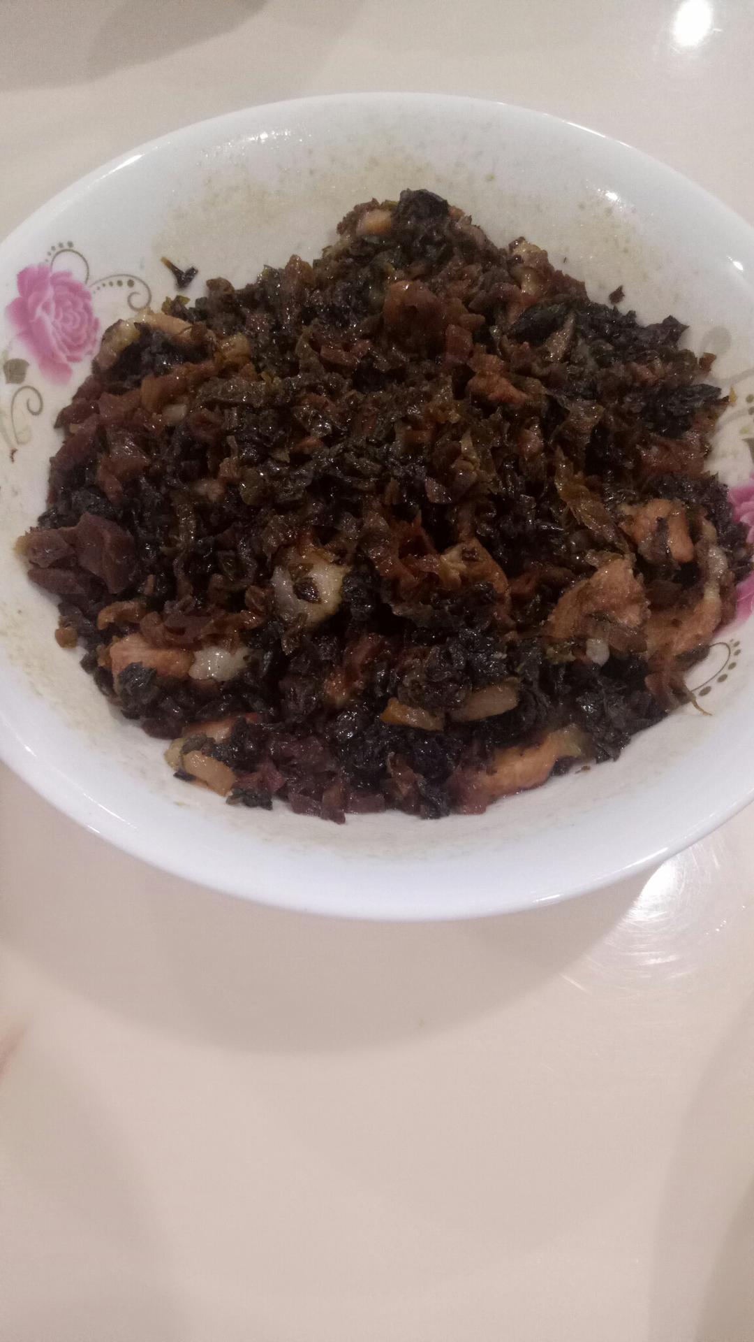 梅干菜蒸五花肉