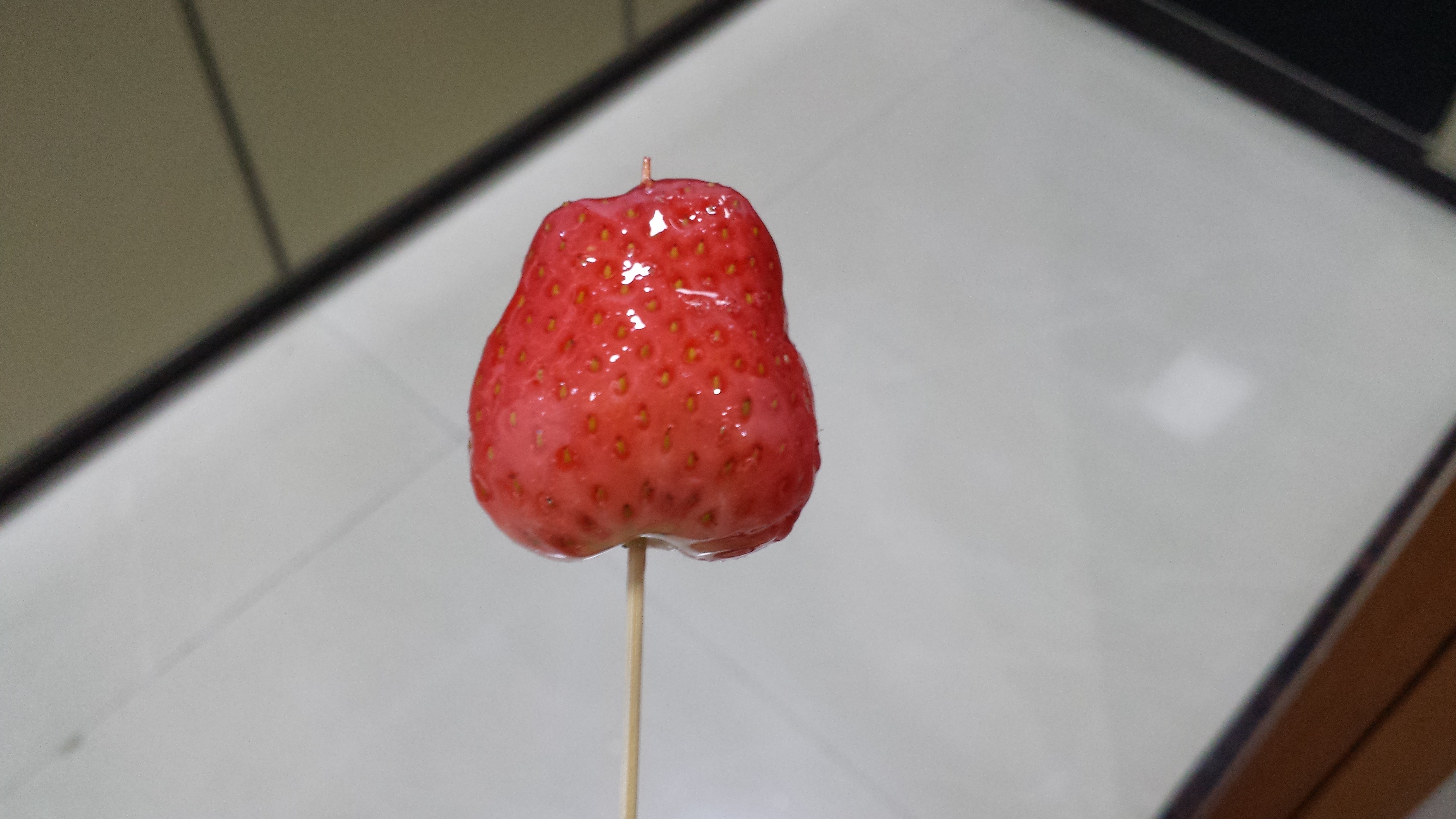 冰糖草莓的做法