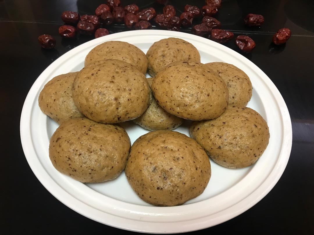 忘忧草3cb5做的红枣全麦馒头