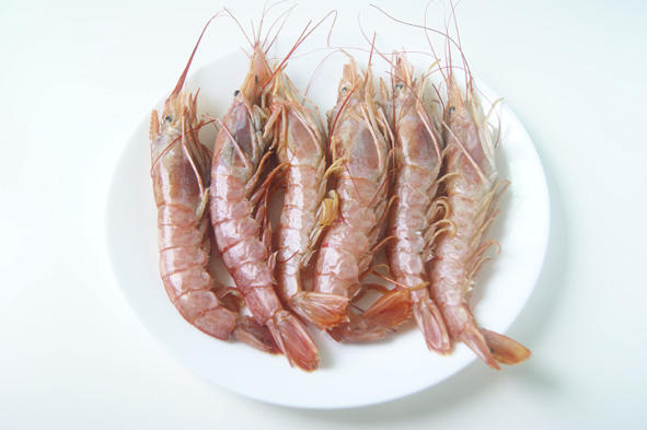 菜鸟也能胜任的宴客大菜【香煎阿根廷红虾】的做法 步骤1