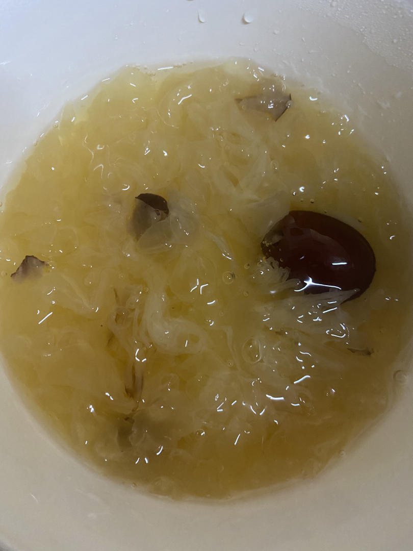 红枣银耳汤（满满胶质，燕窝般口感的白木耳）