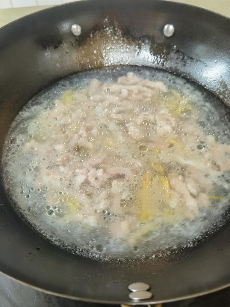 🔥超级快手‼️榨菜肉丝汤的做法 步骤5