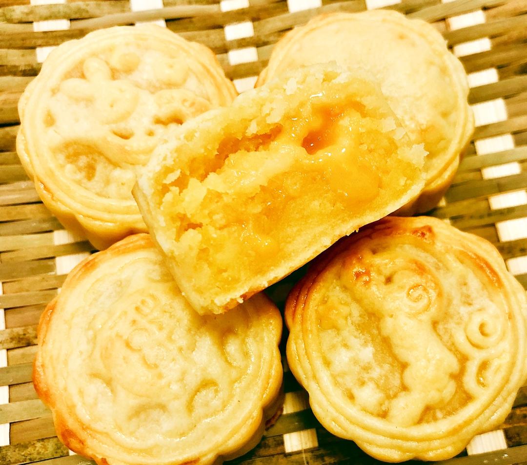 超详细图解版--流心奶黄月饼