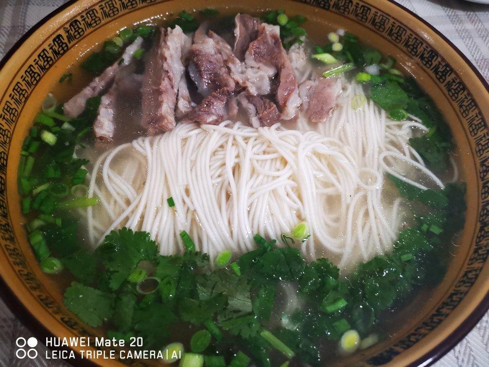鲜掉眉毛的清炖牛肉汤（面）