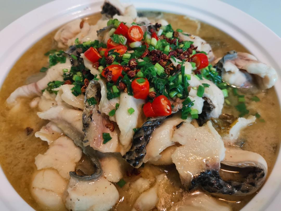 不会失手的家常酸菜鱼，满满一大盆，超过瘾！