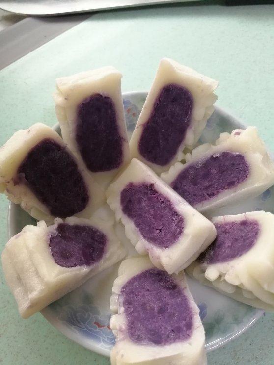 紫薯冰皮月饼