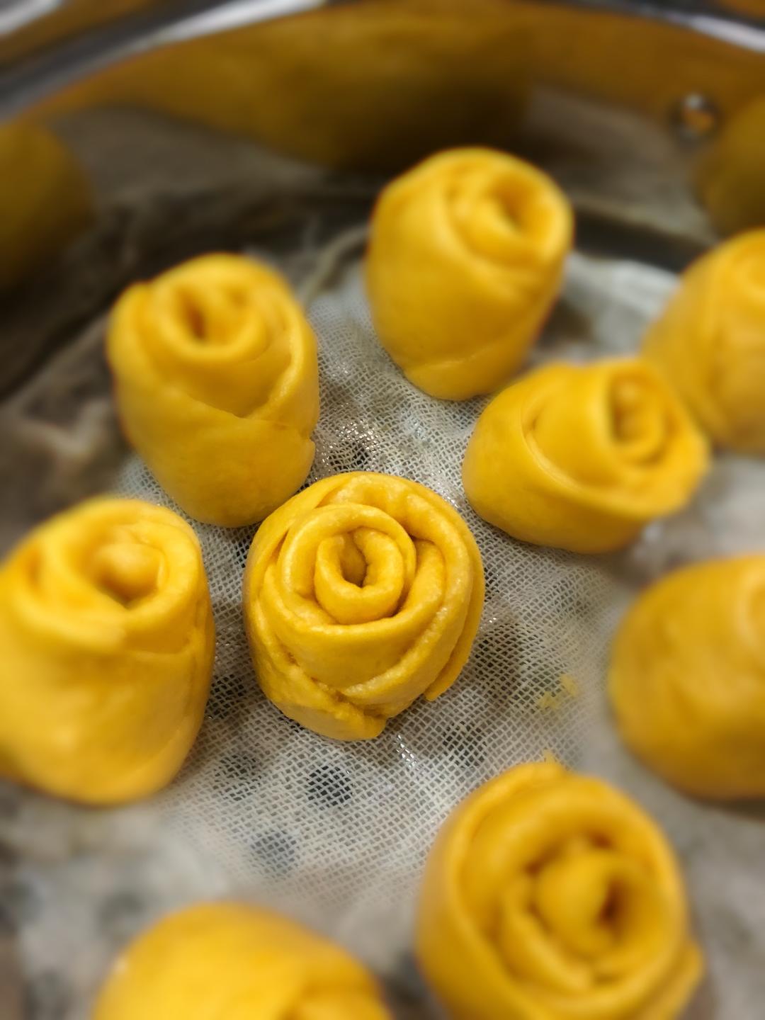 #宝宝辅食#南瓜玫瑰馒头