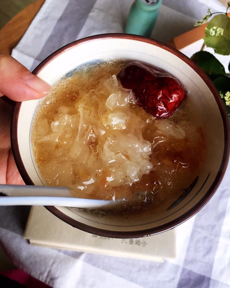 养颜羹（桃胶·皂角米·雪燕·丑耳）