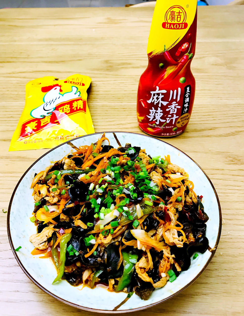 （酸甜口味的鱼香肉丝）非常适合小孩子和不喜欢吃辣的人群，往下看附香辣版做法